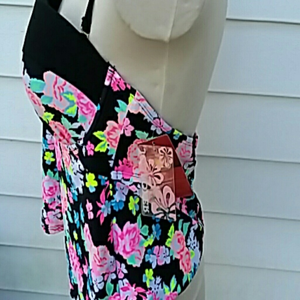 Top - Picture 3 of 4